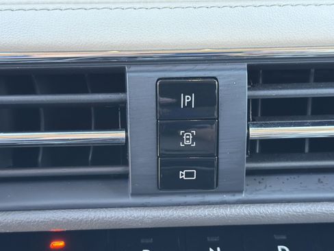 Used 2022 Lincoln Corsair Reserve w/ Equipment Group 201A image 9