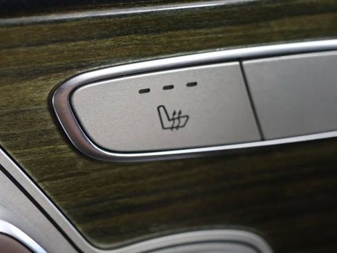Used 2015 Mercedes-Benz C 300 4MATIC Sedan image 16