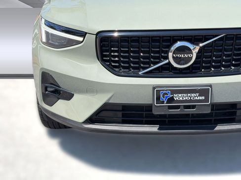 Certified 2023 Volvo XC40 B5 Ultimate w/ Protection Package Premier AWD/4WD image 29