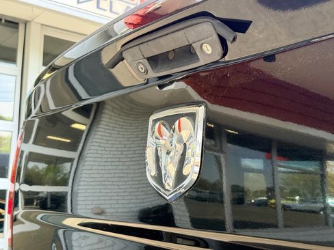 Used 2013 RAM 2500 Tradesman w/ Chrome Appearance Group image 9