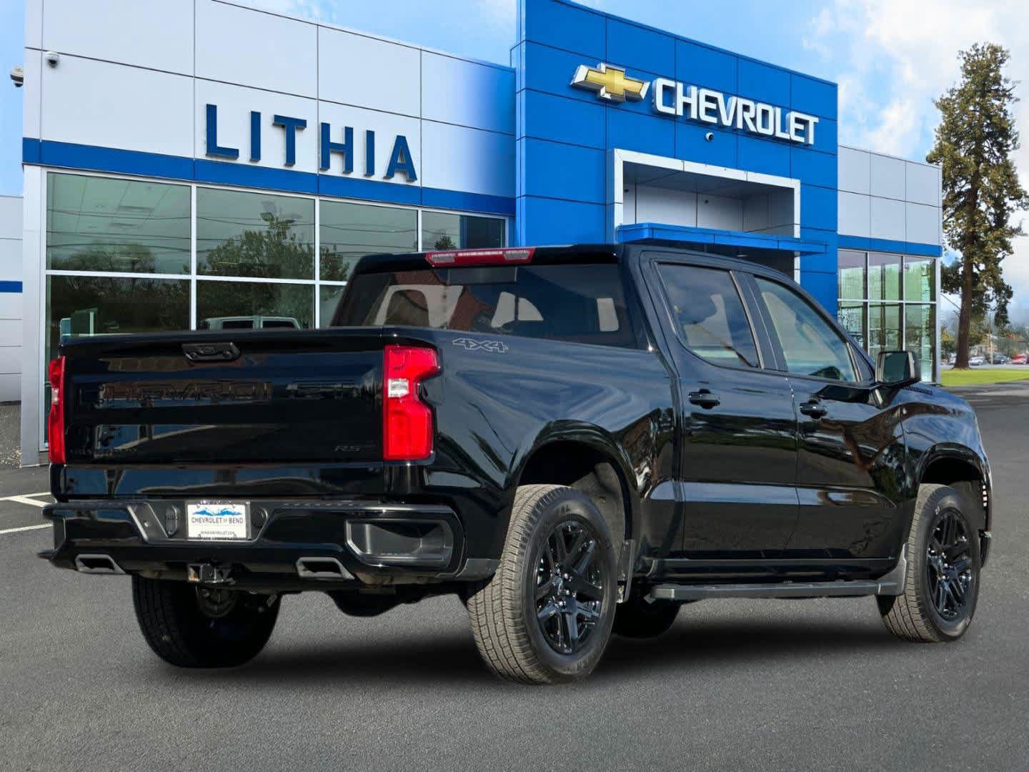 Used 2025 Chevrolet Silverado 1500 RST w/ Dark Appearance Package AWD/4WD image 2