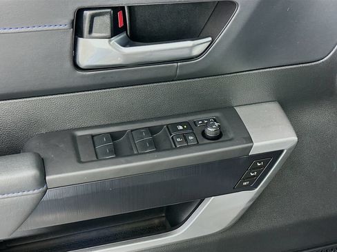Certified 2024 Toyota Sequoia Platinum AWD/4WD image 18
