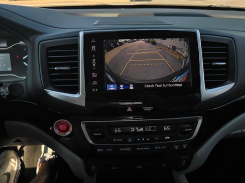 Used 2017 Honda Pilot Touring image 28