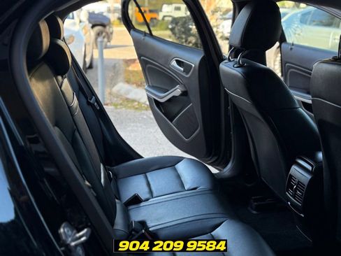 Used 2020 Mercedes-Benz GLA 250 image 12