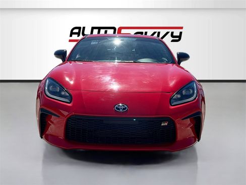 Used 2023 Toyota GR86 image 2