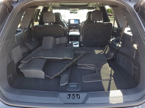 Certified 2025 Lincoln Aviator Black Label image 33