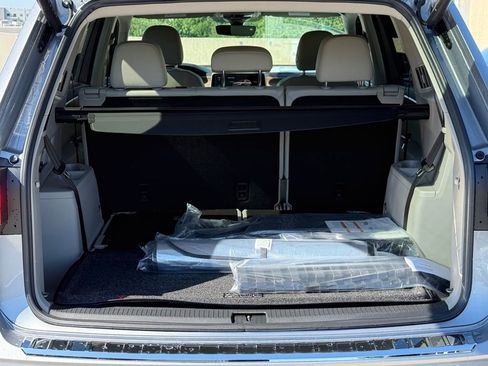 New 2026 Volkswagen Atlas SE FWD image 9