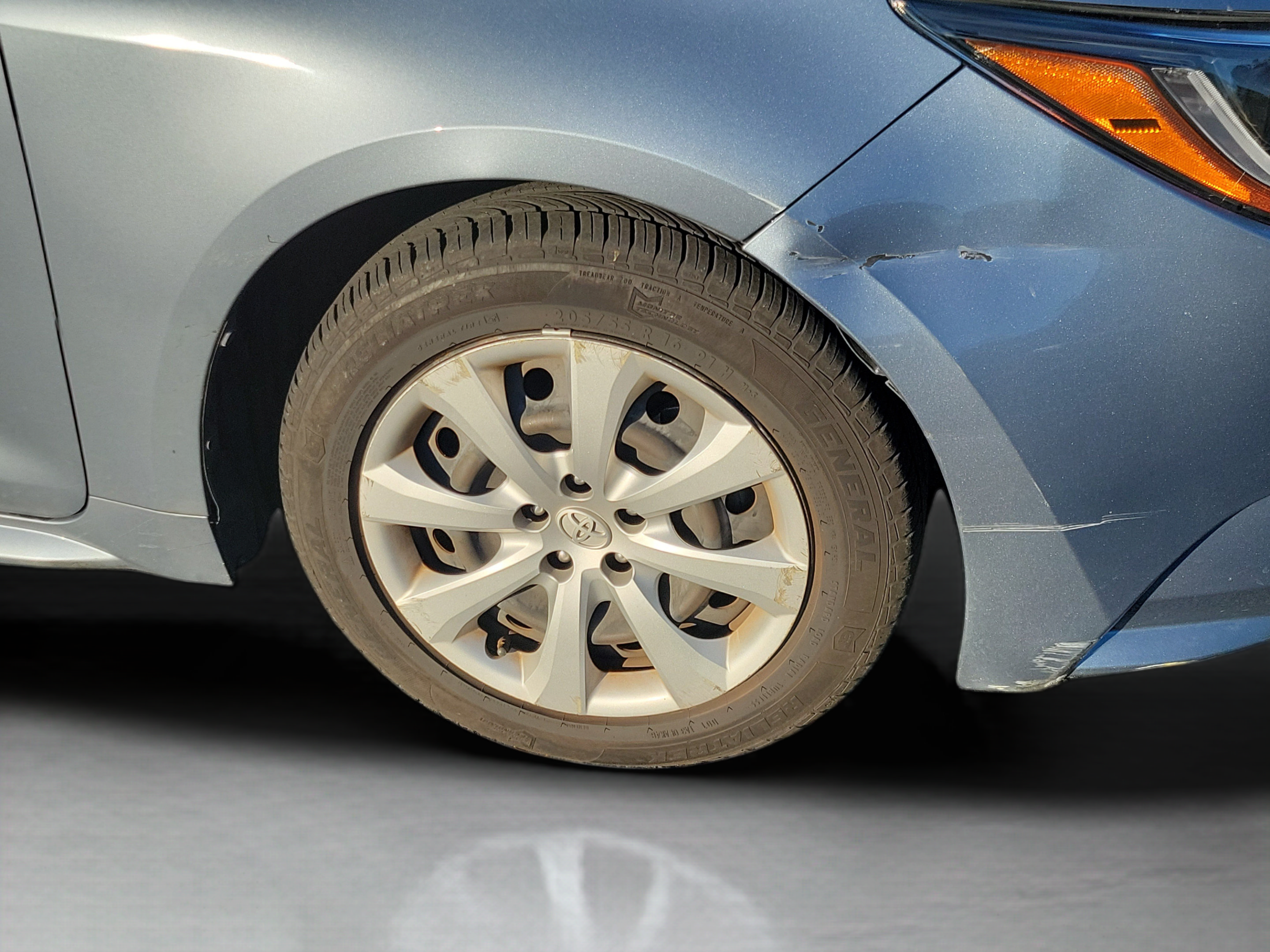 Used 2021 Toyota Corolla LE FWD image 14
