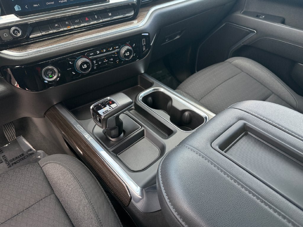 Used 2022 Chevrolet Silverado 1500 RST AWD/4WD image 19