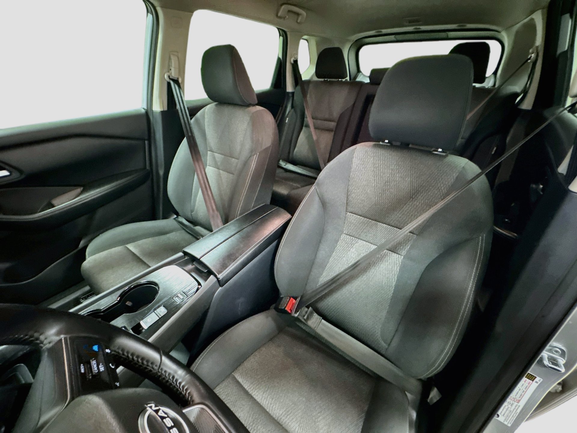 Used 2025 Nissan Rogue SV FWD image 19