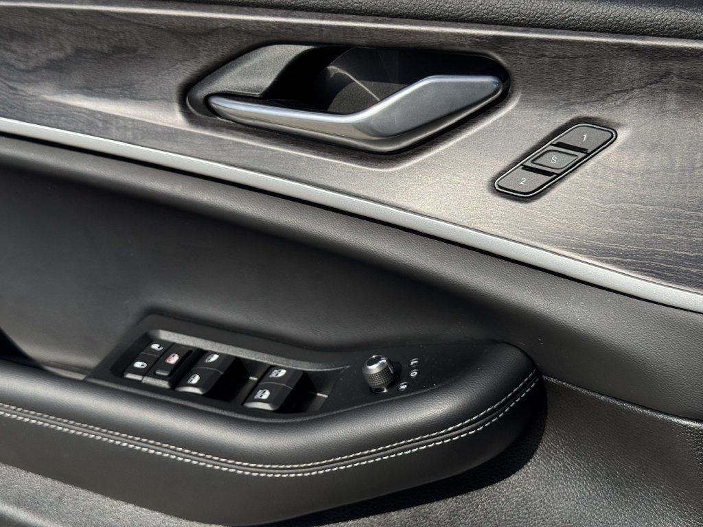 Used 2025 Jeep Grand Cherokee L Limited RWD image 23