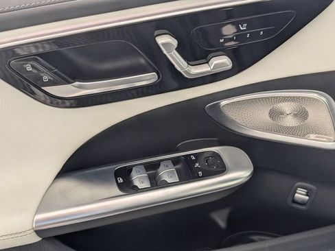 Used 2022 Mercedes-Benz C 300 Sedan image 10