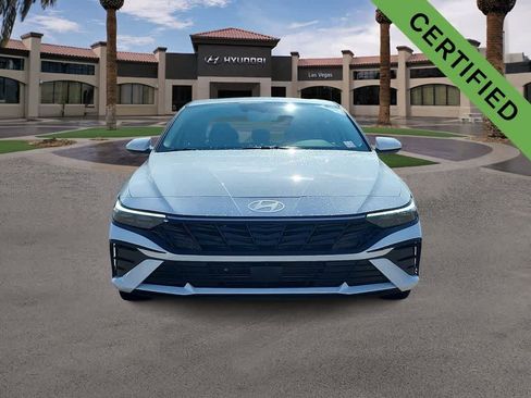 Used 2025 Hyundai Elantra SEL FWD image 3