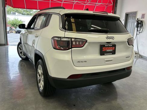 Used 2024 Jeep Compass Latitude AWD/4WD image 5