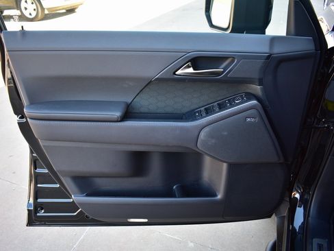 Used 2025 Lexus GX 550 image 15