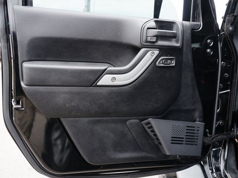 Used 2012 Jeep Wrangler Sahara w/ Dual Top Group image 17