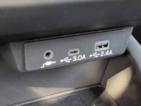 Certified 2025 Subaru Forester Limited image 33