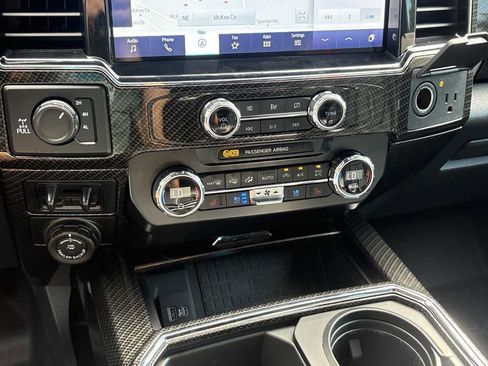 Used 2022 Ford F250 Lariat w/ Lariat Ultimate Package AWD/4WD image 18