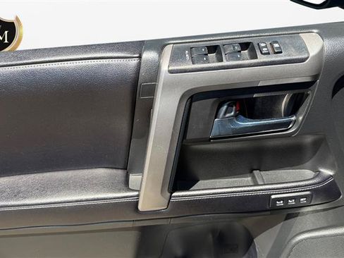 Used 2017 Toyota 4Runner Limited AWD/4WD image 11