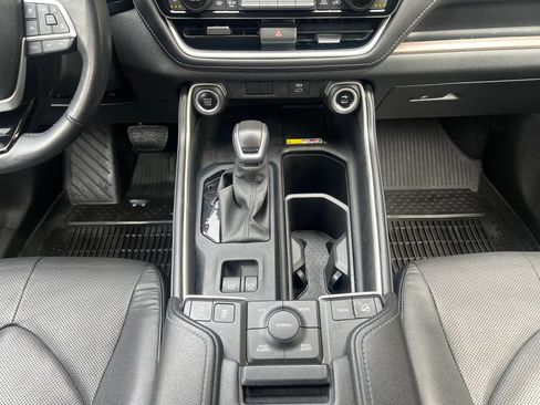 Used 2024 Toyota Grand Highlander AWD image 15