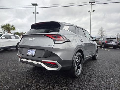 Used 2024 Kia Sportage LX image 6