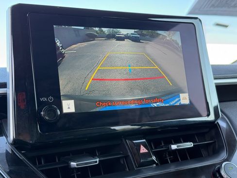 Used 2025 Toyota Corolla Cross XLE FWD image 22