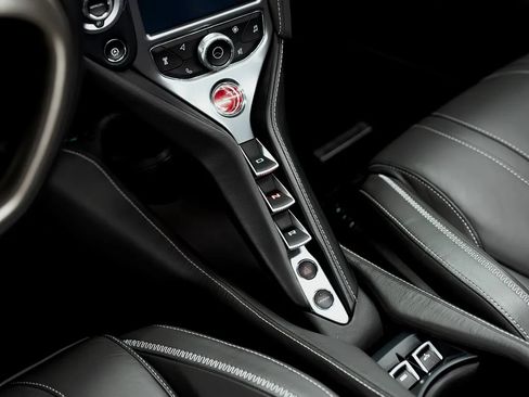 Used 2020 McLaren 720S Spider RWD image 19