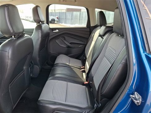 Certified 2018 Ford Escape SE w/ SE Sport Appearance Package image 8