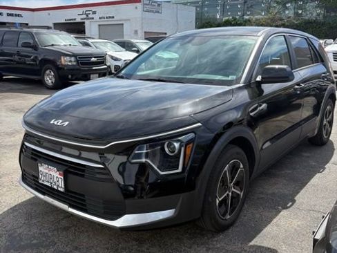 Certified 2023 Kia Niro LX image 4