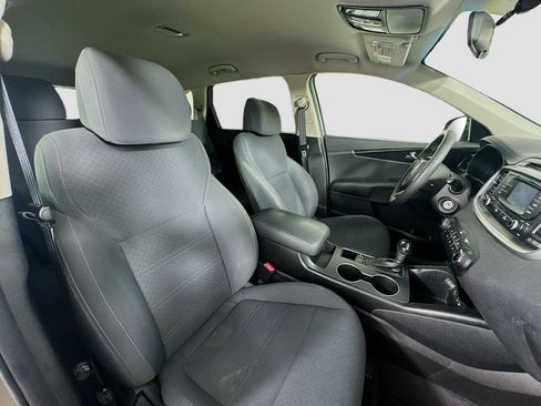 Used 2017 Kia Sorento FWD image 28