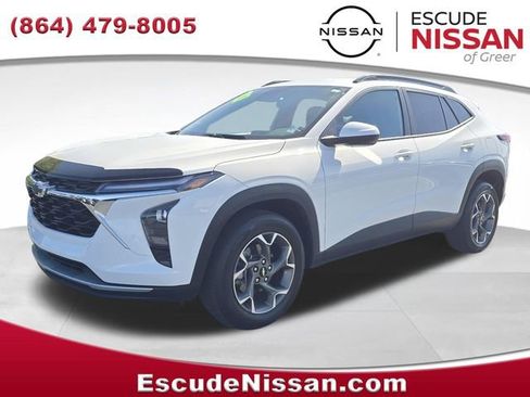 Used 2024 Chevrolet Trax LT w/ Driver Confidence Package FWD image 7
