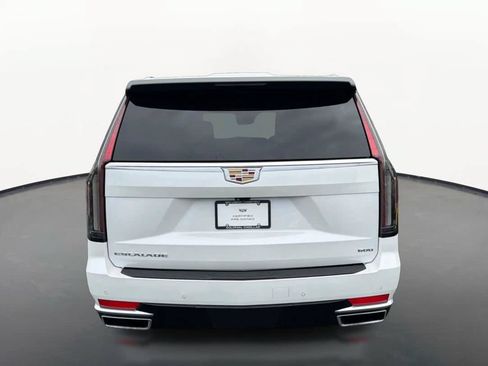 Certified 2021 Cadillac Escalade Premium Luxury AWD/4WD image 6