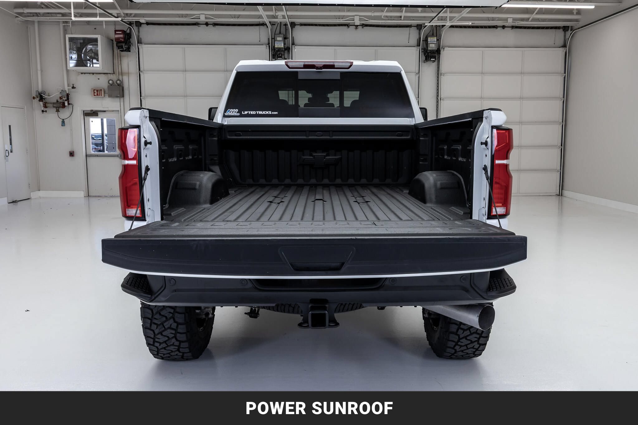 Used 2025 Chevrolet Silverado 2500 LTZ w/ LTZ Plus Package AWD/4WD image 9