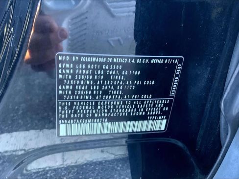 Used 2019 Volkswagen Tiguan SEL Premium image 31