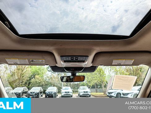 Used 2024 Nissan Pathfinder Platinum image 49