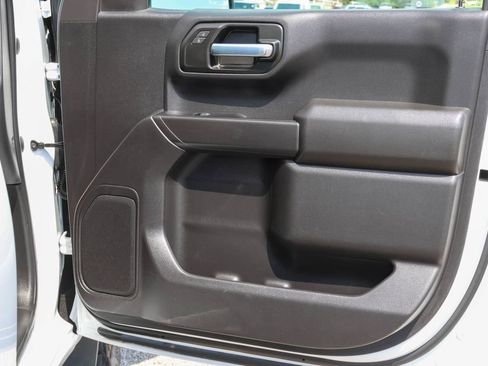 Used 2023 Chevrolet Silverado 1500 Custom AWD/4WD image 9