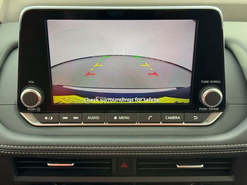 Used 2023 Nissan Rogue SV image 23