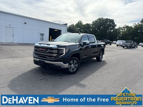 Used 2025 GMC Sierra 1500 SLT AWD/4WD image 2