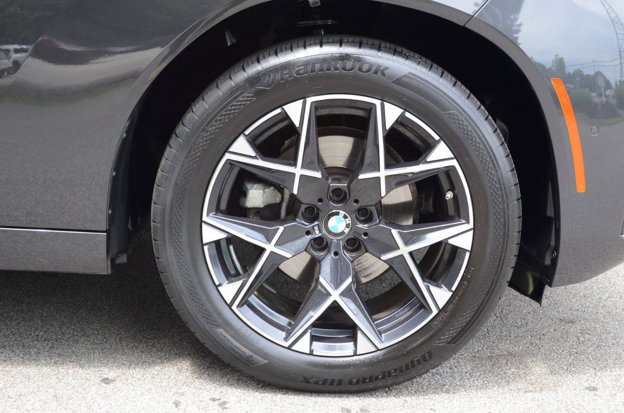 Used 2025 BMW X3 xDrive30i AWD/4WD image 12