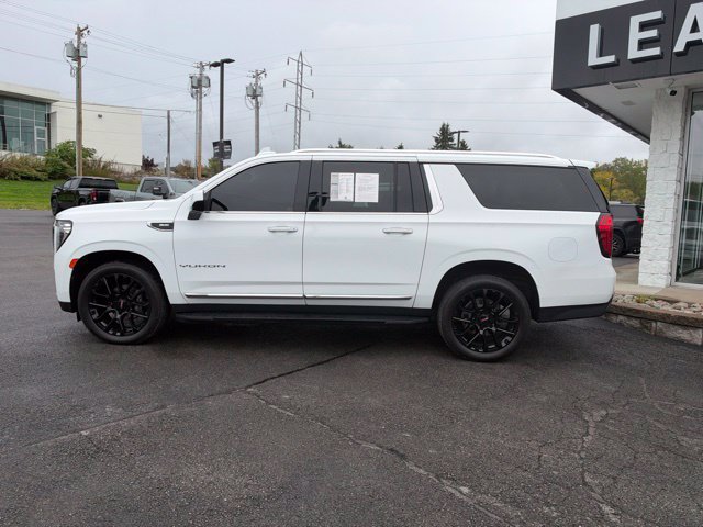 Used 2022 GMC Yukon XL SLT AWD/4WD image 2