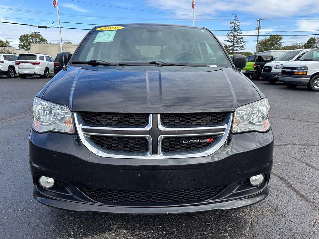 Used 2019 Dodge Grand Caravan SXT w/ Mopar Premium Addition Group FWD image 8