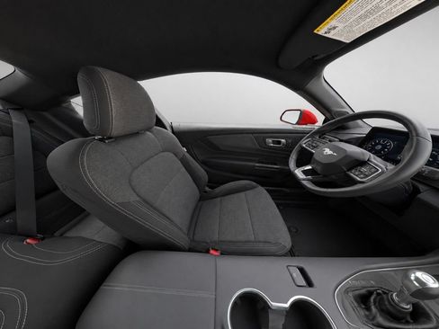 Used 2025 Ford Mustang GT RWD image 9