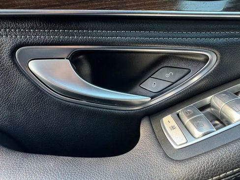 Used 2015 Mercedes-Benz C 300 Sedan image 28