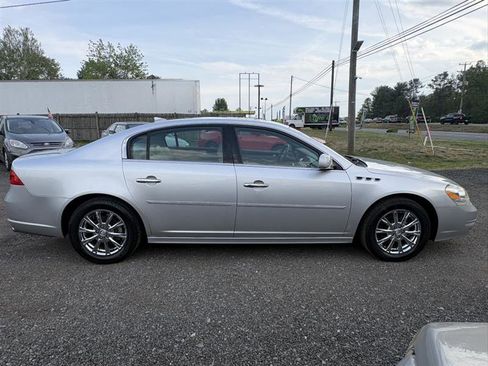 Used 2011 Buick Lucerne CXL FWD image 5