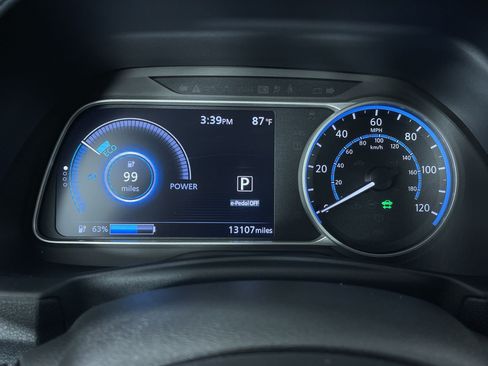 Certified 2025 Nissan Leaf S FWD image 17