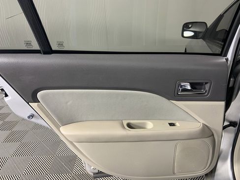 Used 2011 Ford Fusion S image 22