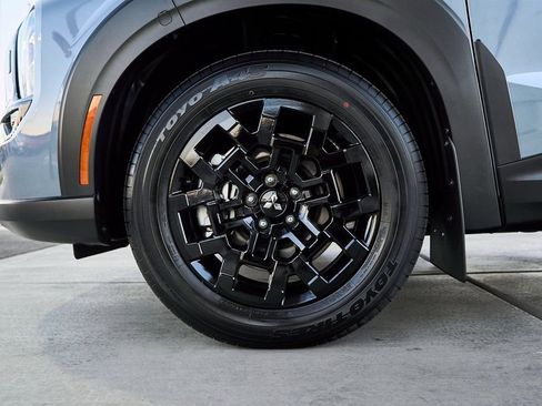 New 2026 Mitsubishi Outlander Trail Edition image 3