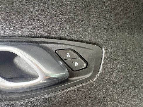 Used 2018 Chevrolet Camaro LT RWD image 13