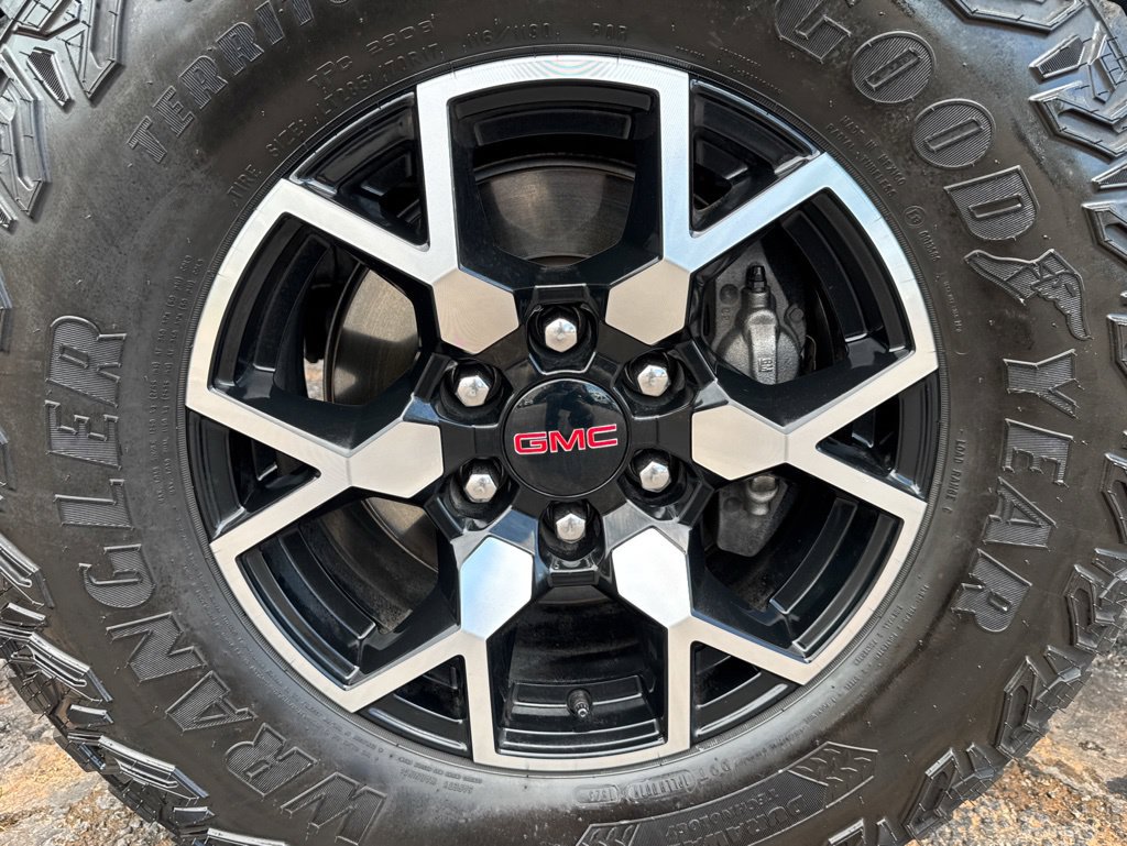 Used 2023 GMC Canyon AT4X AWD/4WD image 48