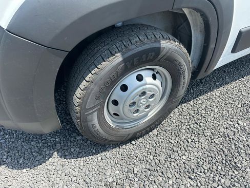 Used 2023 RAM ProMaster 2500 w/ Premium Convenience Group (B) image 3